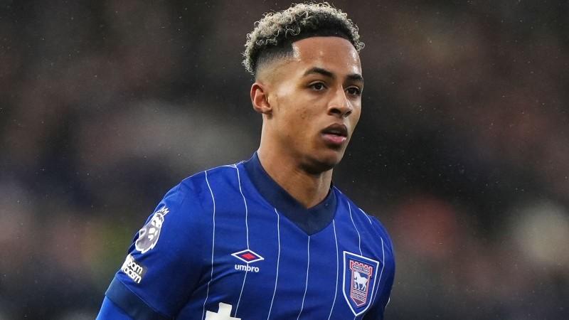 诺丁汉森林签下伊普斯维奇前锋和曼城中场